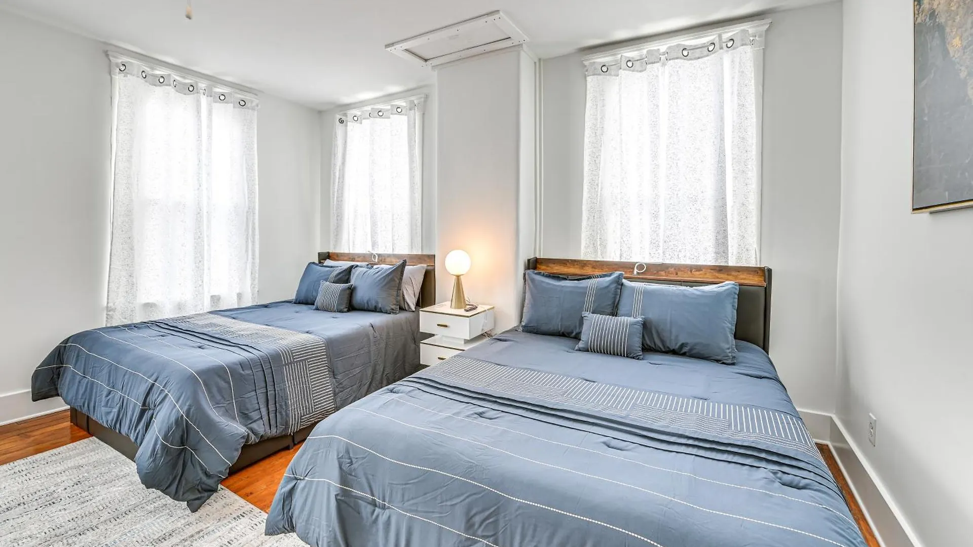 Family-Friendly Louisville Gem Prime Location! 度假居