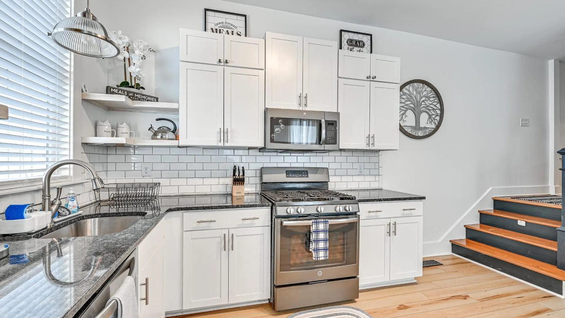 度假居 Family-Friendly Louisville Gem Prime Location!